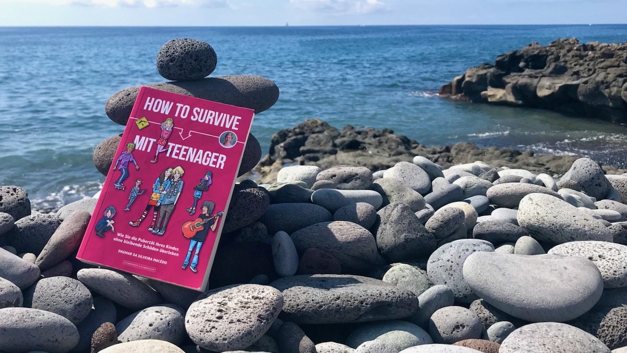 Das Buch "How to survive mit Teenager" von Dagmar Macedo 